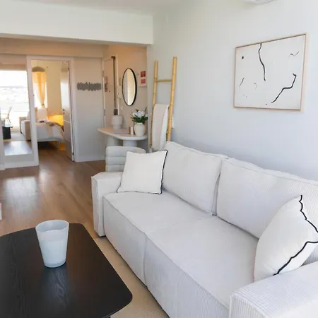 Luxury View & Balcony - Ac & Elevator