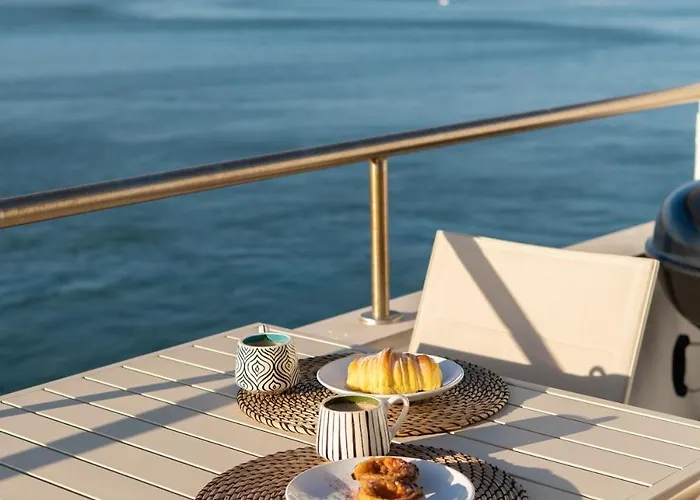 Luxury View & Balcony - Ac & Elevator Apartamento Lisboa