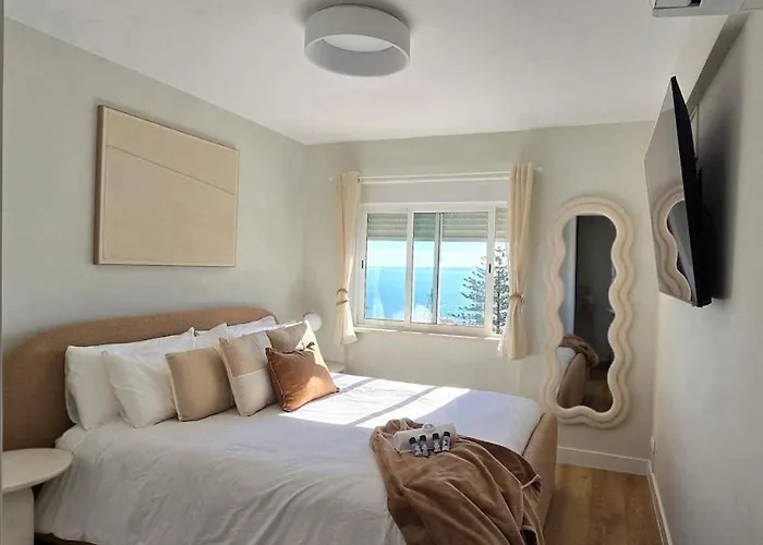 Luxury View & Balcony - Ac & Elevator