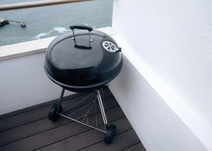 Luxury View & Balcony - Ac & Elevator