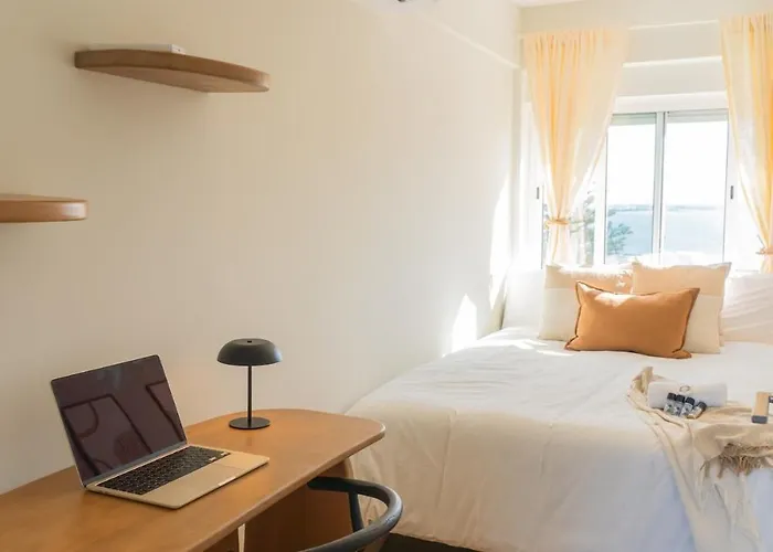 Luxury View & Balcony - Ac & Elevator *