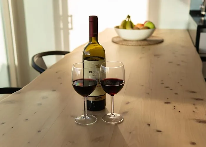 Luxury View & Balcony - Ac & Elevator