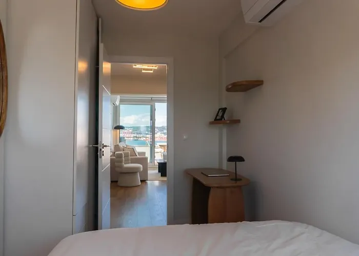 Luxury View & Balcony - Ac & Elevator