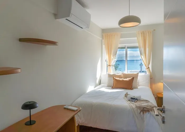 Luxury View & Balcony - Ac & Elevator