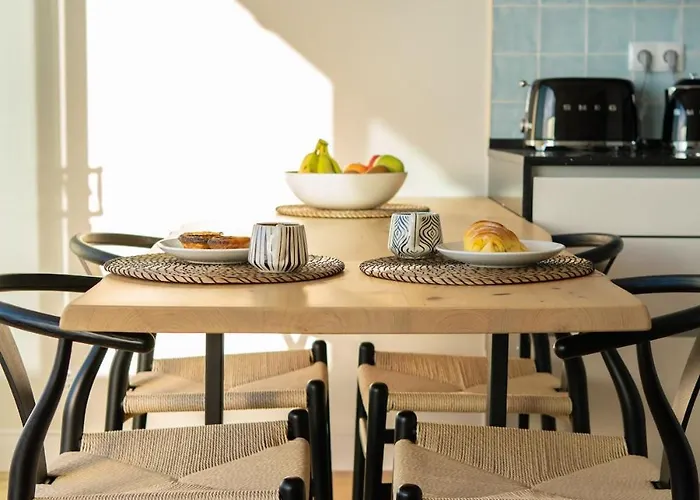 Luxury View & Balcony - Ac & Elevator