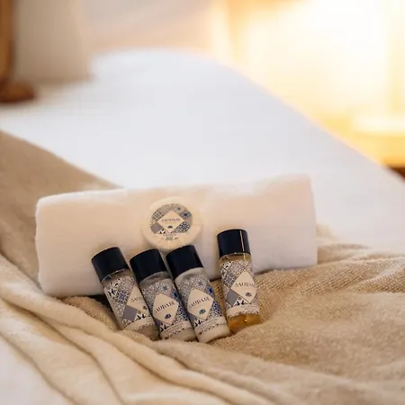 Luxury View & Balcony - Ac & Elevator 리스본